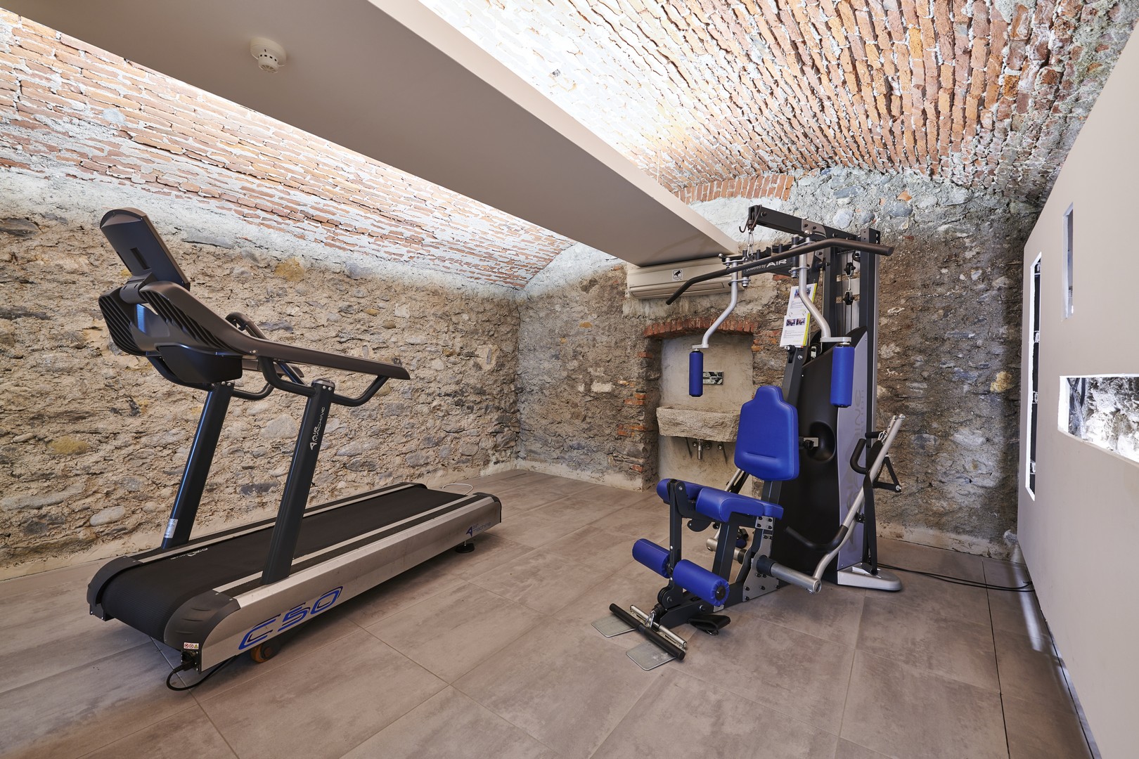 /images/sala-fitness/fitness-room-merdiana-hotel-lake-spa-(2).jpg